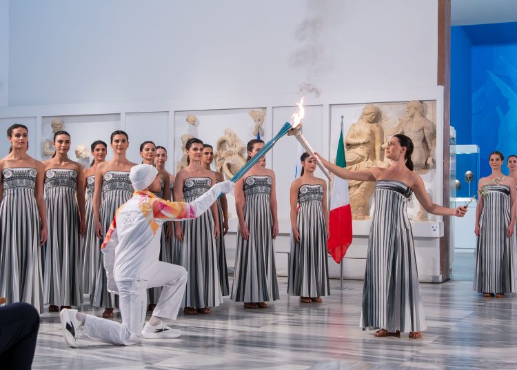 Άναψε στην Ολυμπία η Φλόγα για τους Χειμερινούς Ολυμπιακούς Αγώνες «Μιλάνο-Κορτίνα 2026»