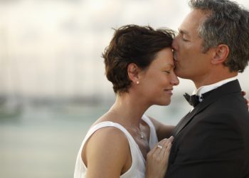Εκρηξη των γάμων μετά τα 50: ένα νέο φαινόμενο