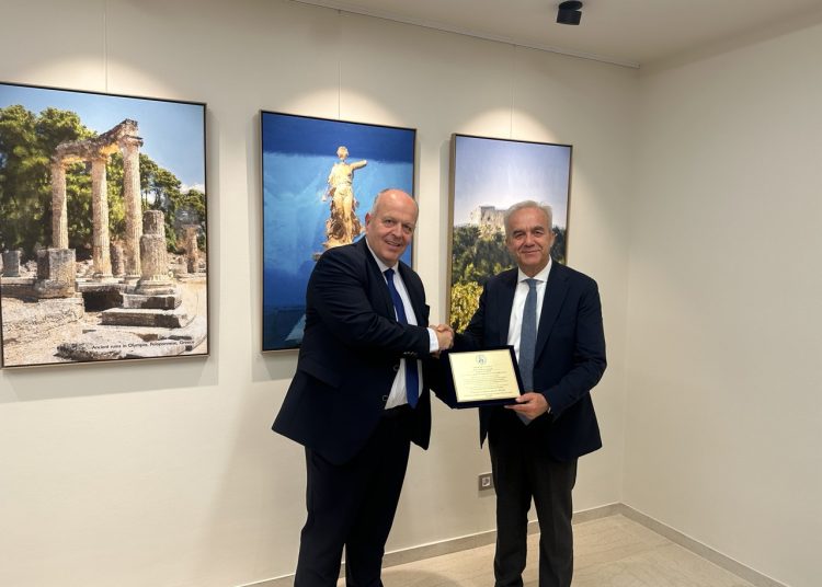 Στην Ηλεία το πρώτο περιφερειακό γραφείο του Πανελλήνιου Συνδέσμου Εξαγωγέων