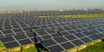 Γεμίζει ο τόπος φωτοβολταϊκά αλλά «πετάμε στα σκουπίδια» ενέργεια 600.000 σπιτιών για ένα χρόνο!