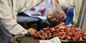 «Φωτιά» στις τιμές στα κρέατα ενόψει Χριστουγέννων