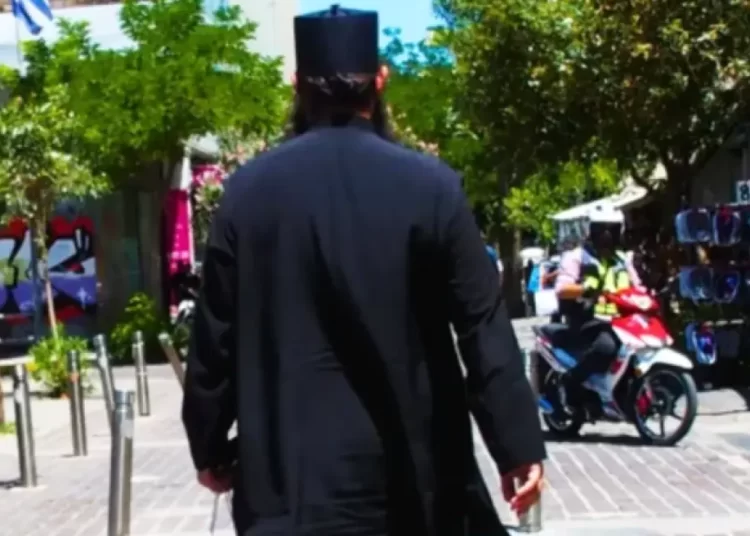 Ρασοφόρος συνελήφθη στη Ρόδο με 2 κιλά κοκαΐνης – Έπεισε ηλικιωμένη να τη μεταφέρει με πλοίο ενώ αυτός ταξίδεψε με αεροπλάνο