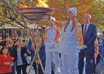 Εντυπωσιακή η υποδοχή της Ολυμπιακής Φλόγας στον Πύργο