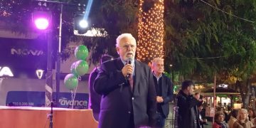 Η Αμαλιάδα άναψε το φως των Χριστουγέννων – Εντυπωσιακή έναρξη των εορταστικών εκδηλώσεων του Δήμου Ήλιδας