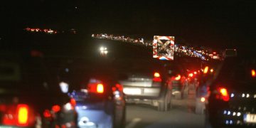 Εθνική Αθηνών- Λαμίας: «Στροφή» μετά το χάος από την Τροχαία – Αφήνουν τα οχήματα να περνάνε τμηματικά