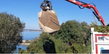 Μια εικόνα απαράδεκτη και προσβλητική για το περιβάλλον: Όταν ο καναπές συναντά τη φύση….