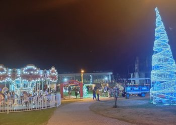 Πύργος: Εντυπωσιάζει μικρούς & μεγάλους το χριστουγεννιάτικο χωριό στο Πάρκο Ξυστρή