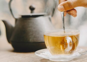 Ποιο τσάι ανακουφίζει από κρυολόγημα και γρίπη