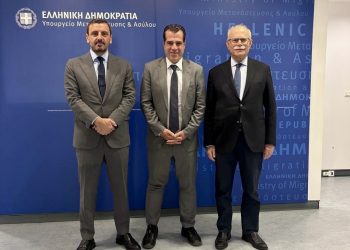 Δήμος Πύργου: Νέοι υπόγειοι κάδοι και ειδικό μηχάνημα για καθαρισμό