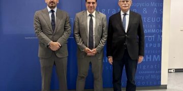 Δήμος Πύργου: Νέοι υπόγειοι κάδοι και ειδικό μηχάνημα για καθαρισμό