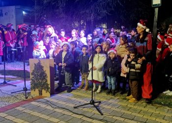 Χριστουγεννιάτικη λάμψη και γιορτινός παλμός σε κάθε γωνιά του Δήμου Πηνειού