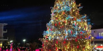 Πλούσιο πρόγραμμα στη φωταγώγηση Χριστουγεννιάτικου Δέντρου στην Ολυμπία την Κυριακή