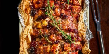 Όλα στη λαδόκολλα: 6 εντυπωσιακές γιορτινές συνταγές χωρίς κόπο