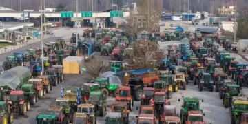 Σκληραίνουν τη στάση τους οι αγρότες: Κλείνει στα Μάλγαρα το ρεύμα προς Αθήνα, στήνεται και πάλι το μπλόκο στην Περιμετρική Πατρών