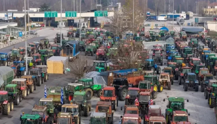 Σκληραίνουν τη στάση τους οι αγρότες: Κλείνει στα Μάλγαρα το ρεύμα προς Αθήνα, στήνεται και πάλι το μπλόκο στην Περιμετρική Πατρών