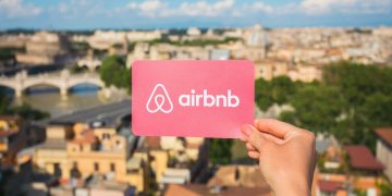 Airbnb 2026: Ο πλήρης χρηστικός οδηγός για νέες άδειες, απαγορεύσεις, μεταβιβάσεις και ελέγχους