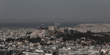 «Βροχή» πλειστηριασμών από την εφορία το 2026 – Πώς θα σώσετε την περιουσία σας