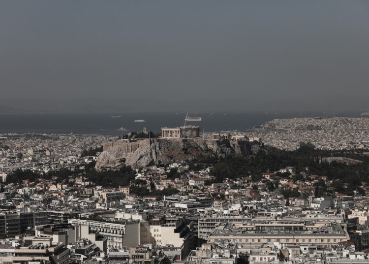 «Βροχή» πλειστηριασμών από την εφορία το 2026 – Πώς θα σώσετε την περιουσία σας