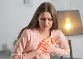 Έμφραγμα μυοκαρδίου: Ποιοι κινδυνεύουν περισσότερο – Τα συμπτώματα που δεν πρέπει να αγνοούμε