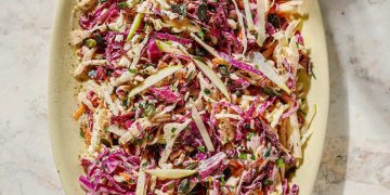 Χριστουγεννιάτικη Λαχανοσαλάτα με σάλτσα γιαουρτιού