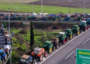 Οι αγρότες ανοίγουν λωρίδες για τους εκδρομείς