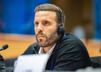 Νίκος Παππάς: Αυτόφωρο, παραδοχή «λάθους αντίδρασης» και κλυδωνισμοί στον ΣΥΡΙΖΑ