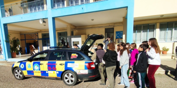 2o Γυμνάσιο Πύργου: Mαθητές συγκέντρωσαν είδη διατροφής για «Tο Χαμόγελο του Παιδιού» εν όψει των Χριστουγέννων