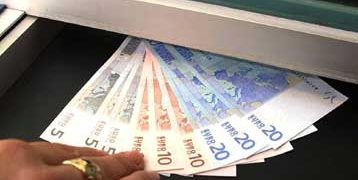 Η Ελλάδα κρατά «τα σκήπτρα της φτώχειας» στην ΕΕ: Το εντυπωσιακό ποσοστό και η διαφορά με την Κύπρο