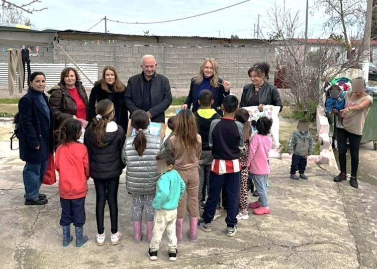 Κοινωνική δράση για παιδιά του καταυλισμού Ρομά από τον Δήμο Ήλιδας