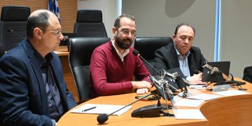 Σύσκεψη για την ευλογιά – Ν. Φαρμάκης: «Να αξιοποιήσουμε το παράθυρο  ευκαιρίας για να εξαλείψουμε τον εφιάλτη»