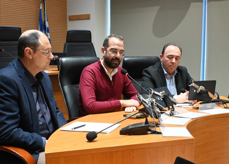 Σύσκεψη για την ευλογιά – Ν. Φαρμάκης: «Να αξιοποιήσουμε το παράθυρο  ευκαιρίας για να εξαλείψουμε τον εφιάλτη»