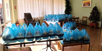 Ο Δήμος Ήλιδας στήριξε πολίτες που είχαν ανάγκη και παρέθεσε εορταστικό γεύμα