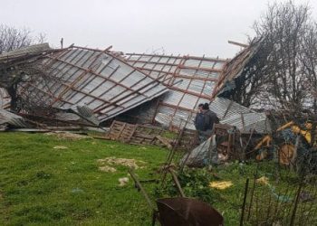 Ηλεία: Μεγάλες ζημιές από ανεμοστρόβιλο στην Πηνεία