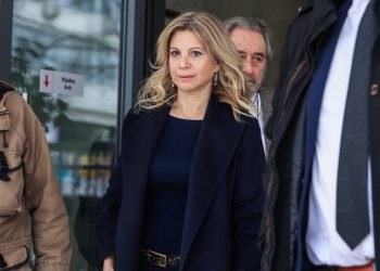 Η δημοσκόπηση που έκανε τη ΝΔ να επιτεθεί «κατά ριπάς» στην Καρυστιανού