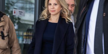 Η δημοσκόπηση που έκανε τη ΝΔ να επιτεθεί «κατά ριπάς» στην Καρυστιανού