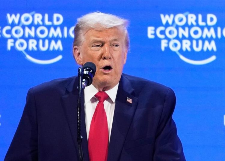 Τραμπ στο Νταβός: Απειλές, δασμοί και ωμοί εκβιασμοί προς Ευρώπη και ΝΑΤΟ