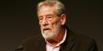 Στα σκουπίδια βρέθηκαν βραβεία του Γιάννη Βόγλη – Πωλούνται στο διαδίκτυο