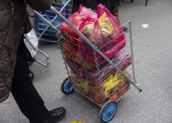 Λαϊκές αγορές: Απεργούν για την ακρίβεια, στο πλευρό των αγροτών