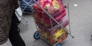 Λαϊκές αγορές: Απεργούν για την ακρίβεια, στο πλευρό των αγροτών