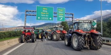 Άνοιξαν οι αγρότες μετά από ενάμιση μήνα την Περιμετρική Πάτρας