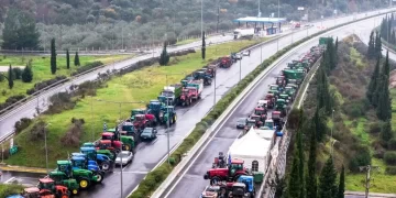 Οι αγρότες αυξάνουν την πίεση: Εξετάζουν 48ωρα μπλόκα και μεγάλη κάθοδο με τρακτέρ στην Αθήνα