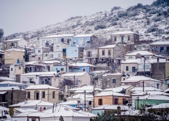 Καιρός: Η νέα βδομάδα φέρνει χιόνια και ραγδαίες καταιγίδες