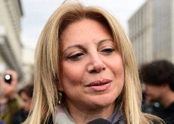 Μ. Καρυστιανού: Δεν θα είναι στο κόμμα ο Φαραντούρης, ποιους άλλους “κόβει” – Ο πιο στενός της συνεργάτης