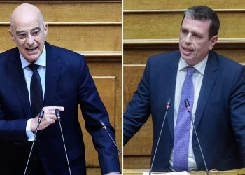 Έντονος διάλογος Δένδια – Καιρίδη στο καφενείο της Βουλής μετά το επεισόδιο με την Κωνσταντοπούλου