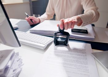 Μητσοτάκης ανοίγει και επίσημα θέμα μονιμότητας δημοσίων υπαλλήλων