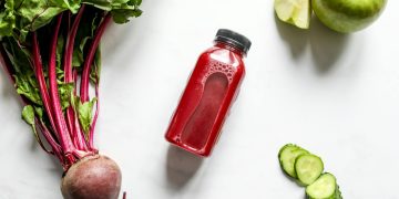 Αποτοξίνωση μετά τις γιορτές: Πώς θα χάσεις κιλά χωρίς στερήσεις