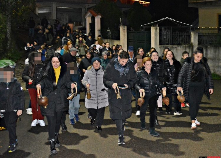 Νέα Φιγαλεία : Το έθιμο τηρήθηκε και οι καλικάντζαροι εκδιώχθηκαν