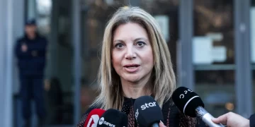 Καρυστιανού: Το Σύνταγμα της χώρας έχει γίνει κουρελόχαρτο, καταργήστε το Άρθρο 86 για την ατιμωρησία των πολιτικών