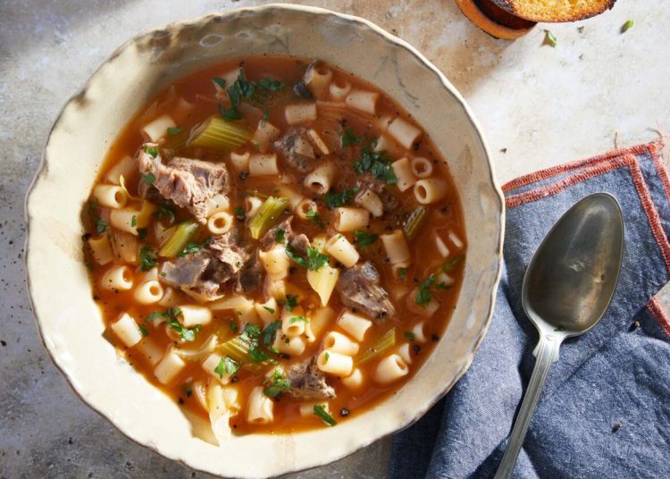 Κρεατόσουπα με κοφτό μακαρονάκι