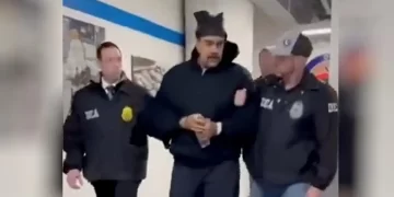 Μαδούρο: Η επιχείρηση «Absolute Resolve» και η κράτηση στη Νέα Υόρκη – Τα σχέδια Τραμπ για τη διακυβέρνηση και το πετρέλαιο της Βενεζουέλας